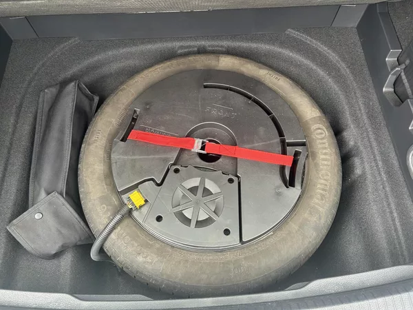 Volkswagen Golf Variant 2,0TDi Highline NAVI LEDMATRIX - foto 45