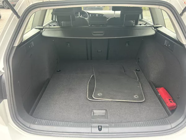 Volkswagen Golf Variant 2,0TDi Highline NAVI LEDMATRIX - foto 46