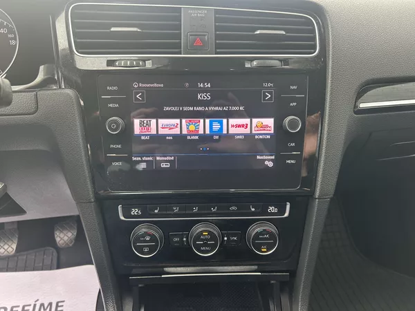 Volkswagen Golf Variant 2,0TDi Highline NAVI LEDMATRIX - foto 50