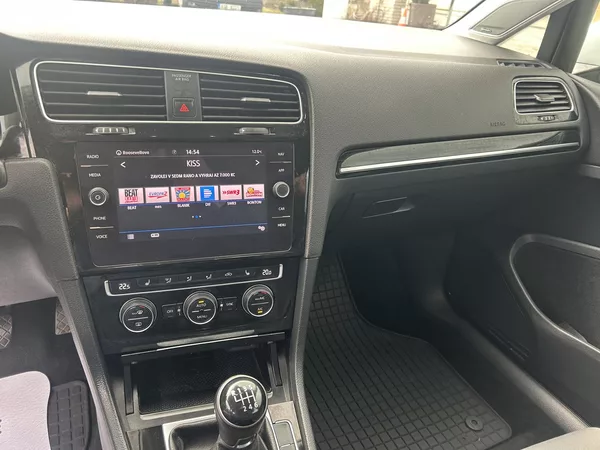 Volkswagen Golf Variant 2,0TDi Highline NAVI LEDMATRIX - foto 53