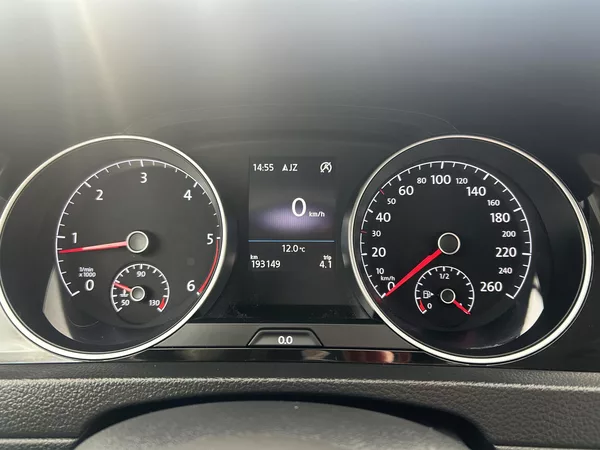 Volkswagen Golf Variant 2,0TDi Highline NAVI LEDMATRIX - foto 57