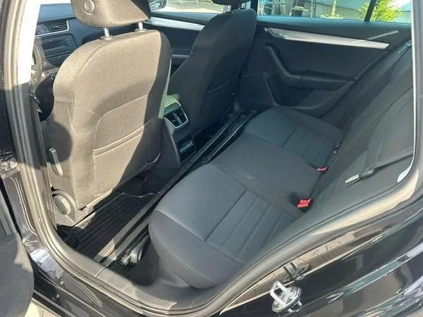 Škoda Octavia 1,4TSi elegance combi 103kW - foto 24
