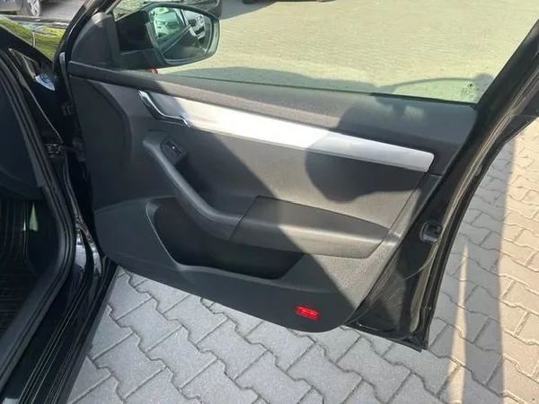 Škoda Octavia 1,4TSi elegance combi 103kW - foto 29