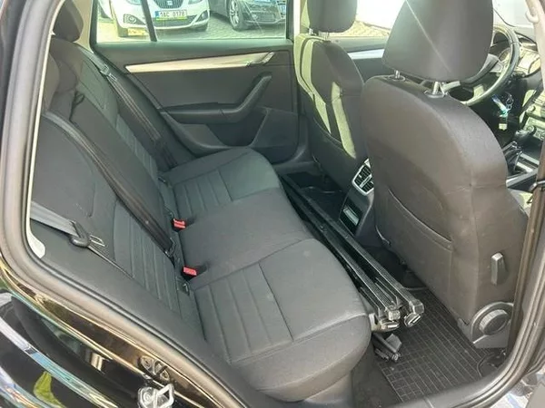 Škoda Octavia 1,4TSi elegance combi 103kW - foto 30
