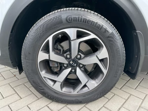 Kia Sportage 1.6GDi Exclusive! ČR+1.maj.! - foto 34