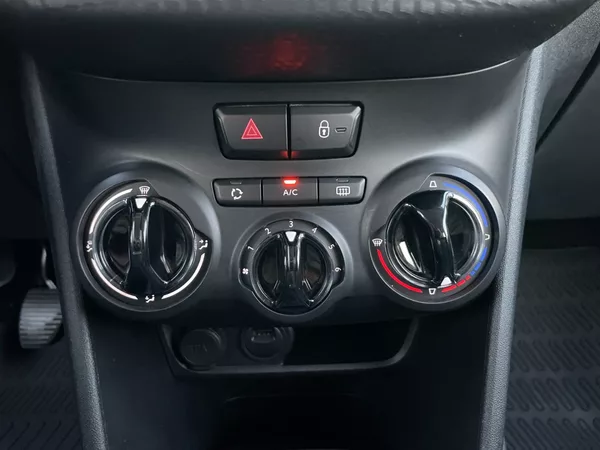 Peugeot 2008 1.2PT Car Play! Navigace! - foto 15