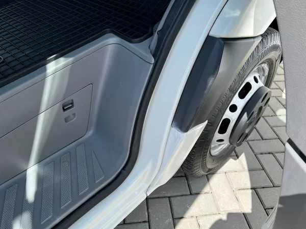 Volkswagen Crafter 2.5TDi Odtahový speciál - foto 15