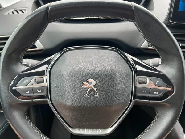 Peugeot 5008 1.2PT 96kW! Allure! Tažné! LED - foto 27