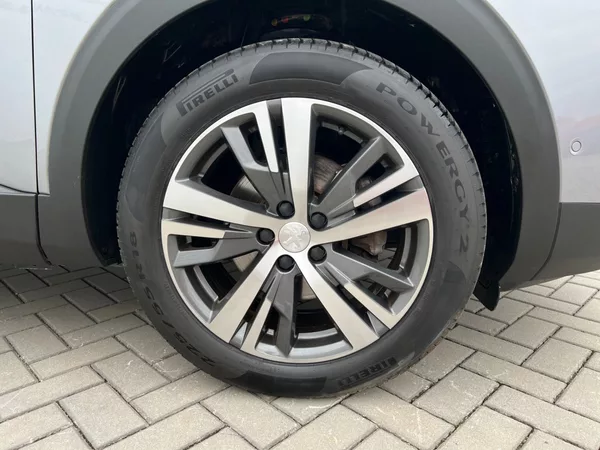 Peugeot 5008 1.2PT 96kW! Allure! Tažné! LED - foto 41