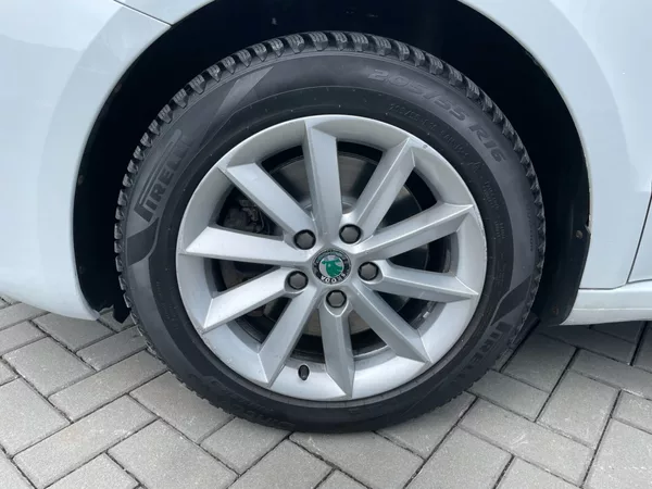 Škoda Superb 2.0 TDi 103kW! DSG! CZ! - foto 27