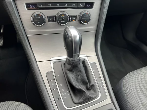 Volkswagen Golf 2.0TDi 110kW! Xenony - foto 15