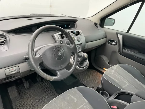 Renault Scénic 1.6i 16V Climatronic! - foto 12
