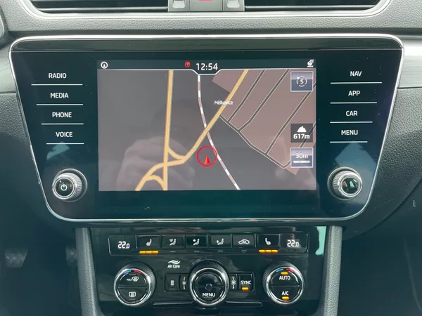 Škoda Superb 2.0TDi 110kW 4x4! STYLE++! - foto 14