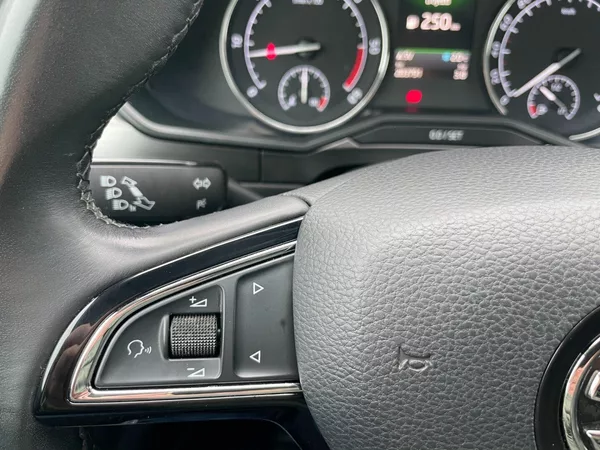 Škoda Superb 2.0TDi 110kW 4x4! STYLE++! - foto 24