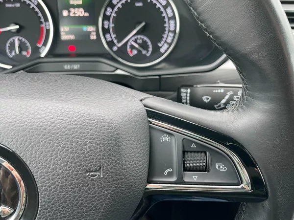 Škoda Superb 2.0TDi 110kW 4x4! STYLE++! - foto 25