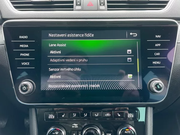 Škoda Superb 2.0TDi 110kW 4x4! STYLE++! - foto 30