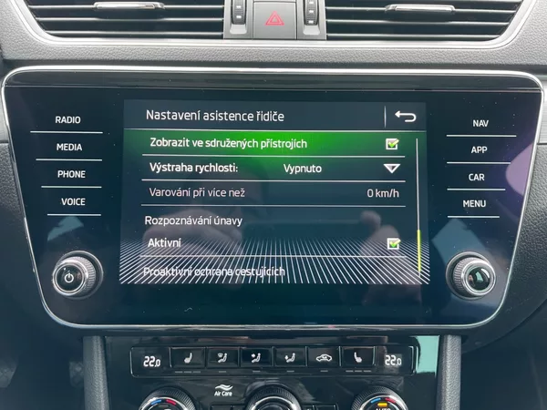 Škoda Superb 2.0TDi 110kW 4x4! STYLE++! - foto 31