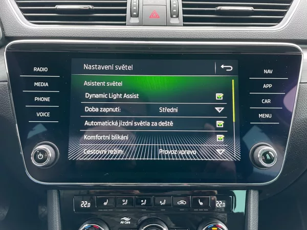 Škoda Superb 2.0TDi 110kW 4x4! STYLE++! - foto 32