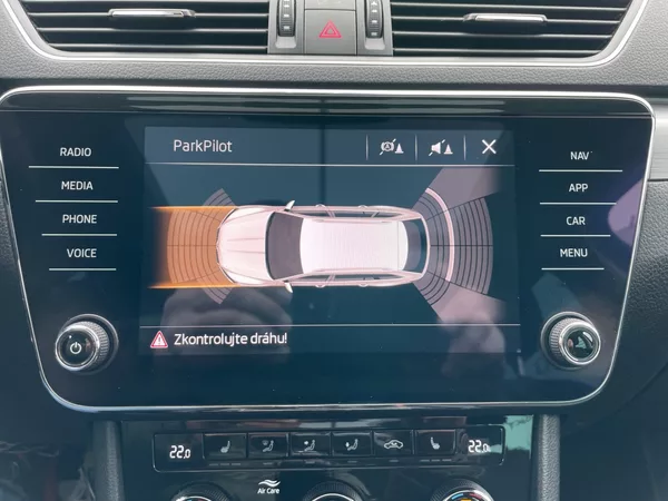 Škoda Superb 2.0TDi 110kW 4x4! STYLE++! - foto 35