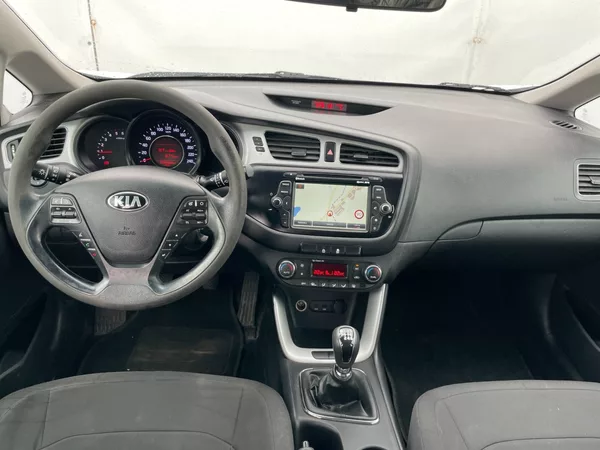 Kia Ceed SW 1.4CRDi Climatronic! Navi! - foto 13