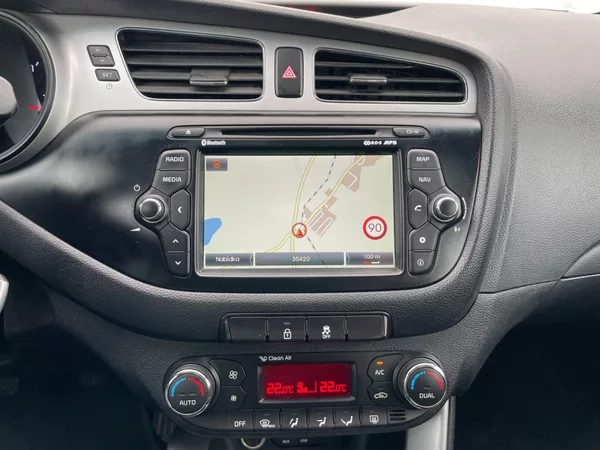Kia Ceed SW 1.4CRDi Climatronic! Navi! - foto 14