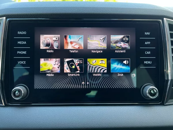 Škoda Karoq 2.0TDi Style+! Tažné! ČR+1.maj - foto 28