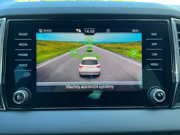 Škoda Karoq 2.0TDi Style+! Tažné! ČR+1.maj - foto 32