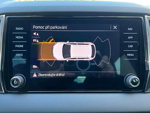Škoda Karoq 2.0TDi Style+! Tažné! ČR+1.maj - foto 36