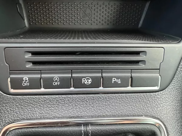 Volkswagen Tiguan 1.4TSi 90kW Sport&Style+ LIFE - foto 17
