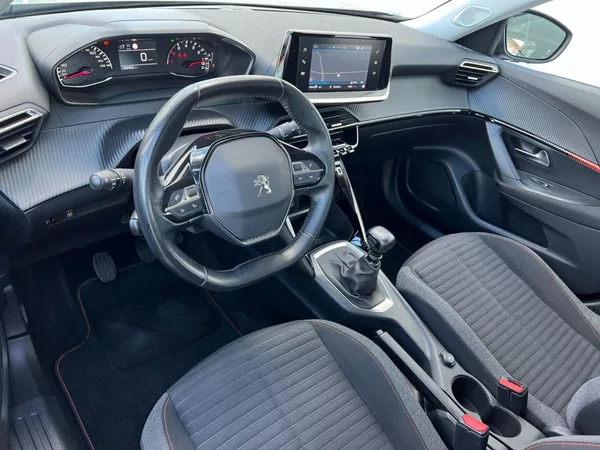Peugeot 2008 1.2PT 74kW! 1.maj! Navi! LED! - foto 12