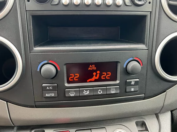 Citroën Berlingo 1.6HDi 73kW! Shine! Tažné! - foto 15