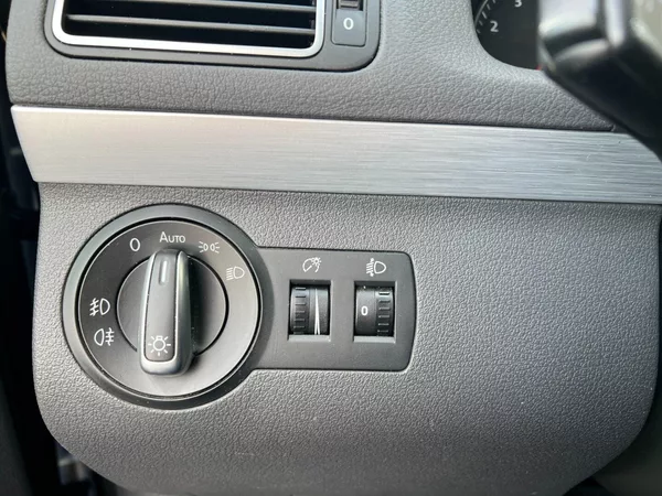 Volkswagen Touran 1.2TSi 77kW Edice CUP + 7-míst - foto 25