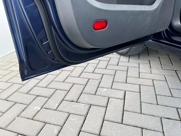 Volkswagen Touran 1.2TSi 77kW Edice CUP + 7-míst - foto 32