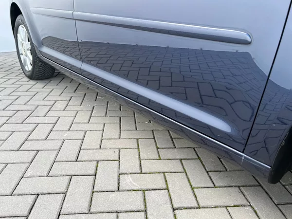 Volkswagen Touran 1.2TSi 77kW Edice CUP + 7-míst - foto 36