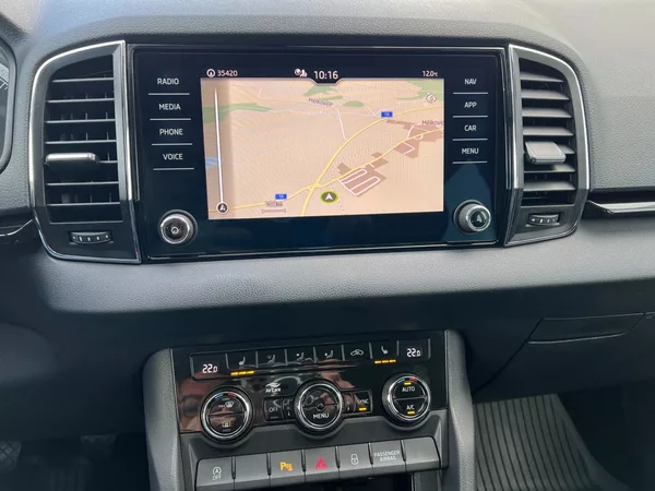 Škoda Karoq 2.0TDi Style+! Tažné! ČR+1.maj - foto 17