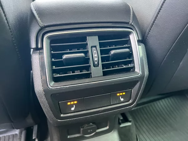 Škoda Karoq 2.0TDi Style+! Tažné! ČR+1.maj - foto 20