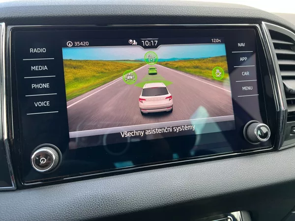Škoda Karoq 2.0TDi Style+! Tažné! ČR+1.maj - foto 34