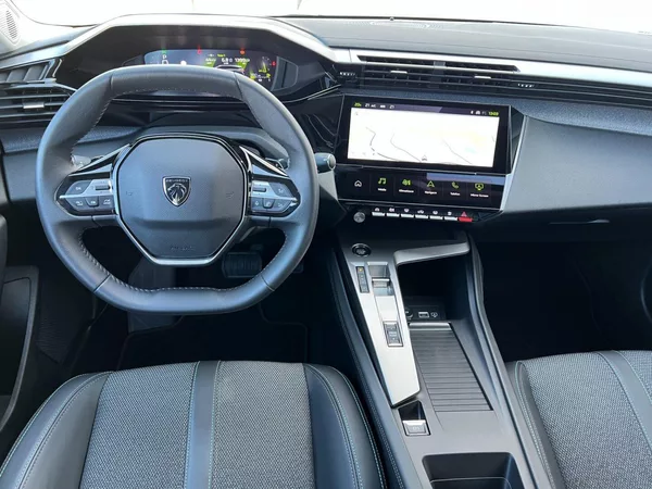 Peugeot 308 1.2PT 96kW! Allure! ČR! AUT. - foto 13