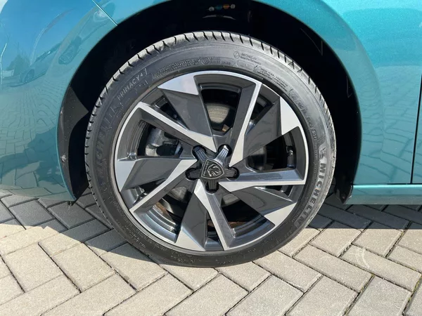 Peugeot 308 1.2PT 96kW! Allure! ČR! AUT. - foto 35