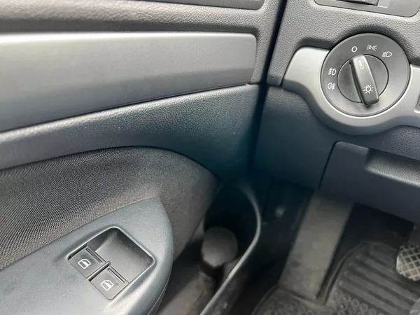 Škoda Octavia 1.6TDi 77kW! 2x kola! - foto 17