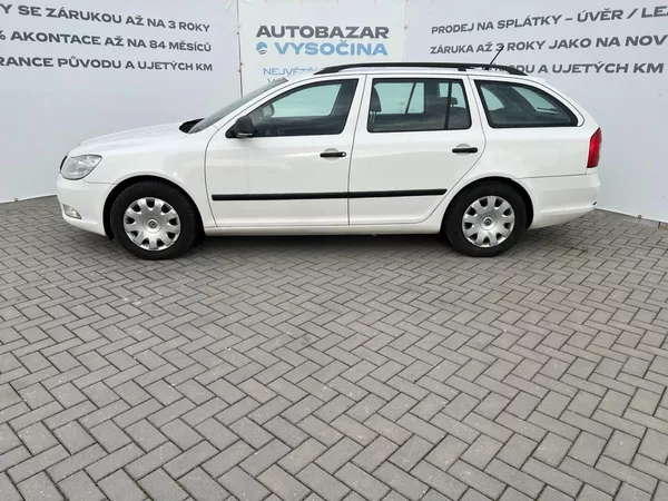 Škoda Octavia 1.6TDi 77kW! 2x kola! - foto 7