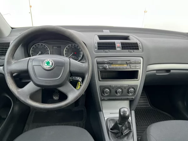 Škoda Octavia 1.6TDi 77kW! 2x kola! - foto 12
