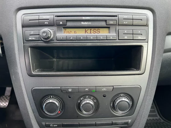 Škoda Octavia 1.6TDi 77kW! 2x kola! - foto 13