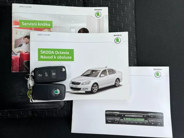 Škoda Octavia 1.6TDi 77kW! 2x kola! - foto 16