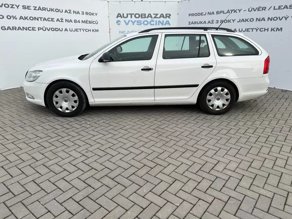 Škoda Octavia 1.6TDi 77kW! 2x kola! - foto 7