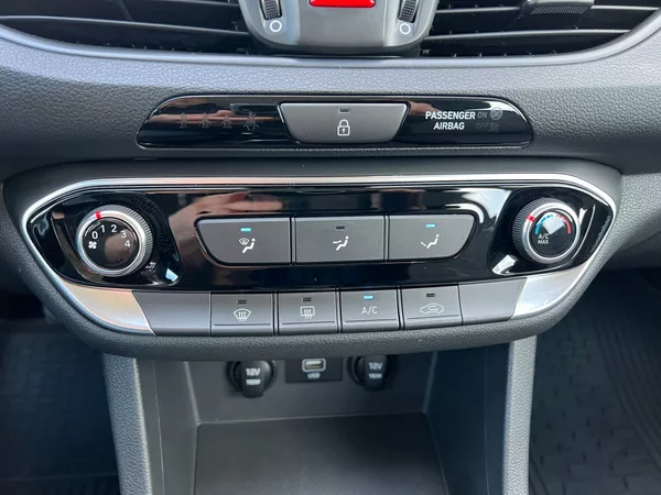 Hyundai i30 Com.1.0T-GDi Comfort! ČR+1maj. - foto 16