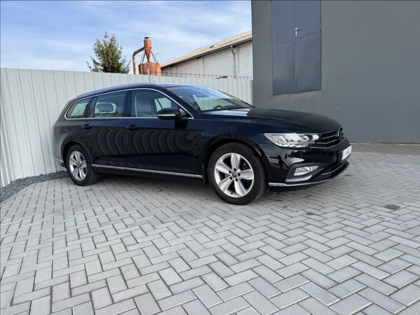 Volkswagen Passat 2,0 TDI DSG ELEGANCE 1.maj. ČR