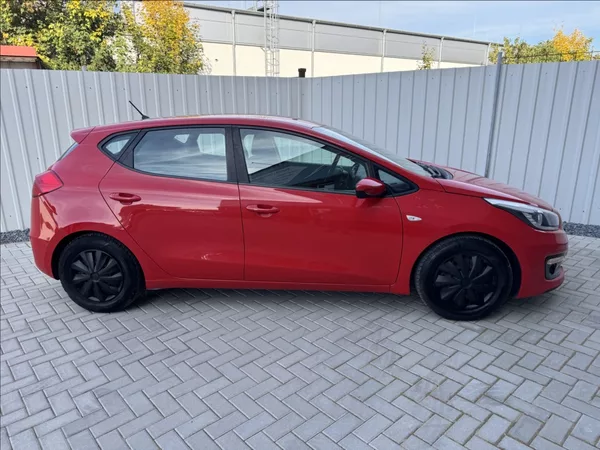 Kia Ceed 1,4 i 73kW 2.maj. původ ČR - foto 14