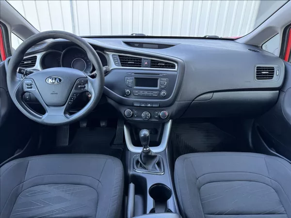 Kia Ceed 1,4 i 73kW 2.maj. původ ČR - foto 29