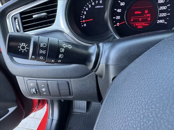 Kia Ceed 1,4 i 73kW 2.maj. původ ČR - foto 33